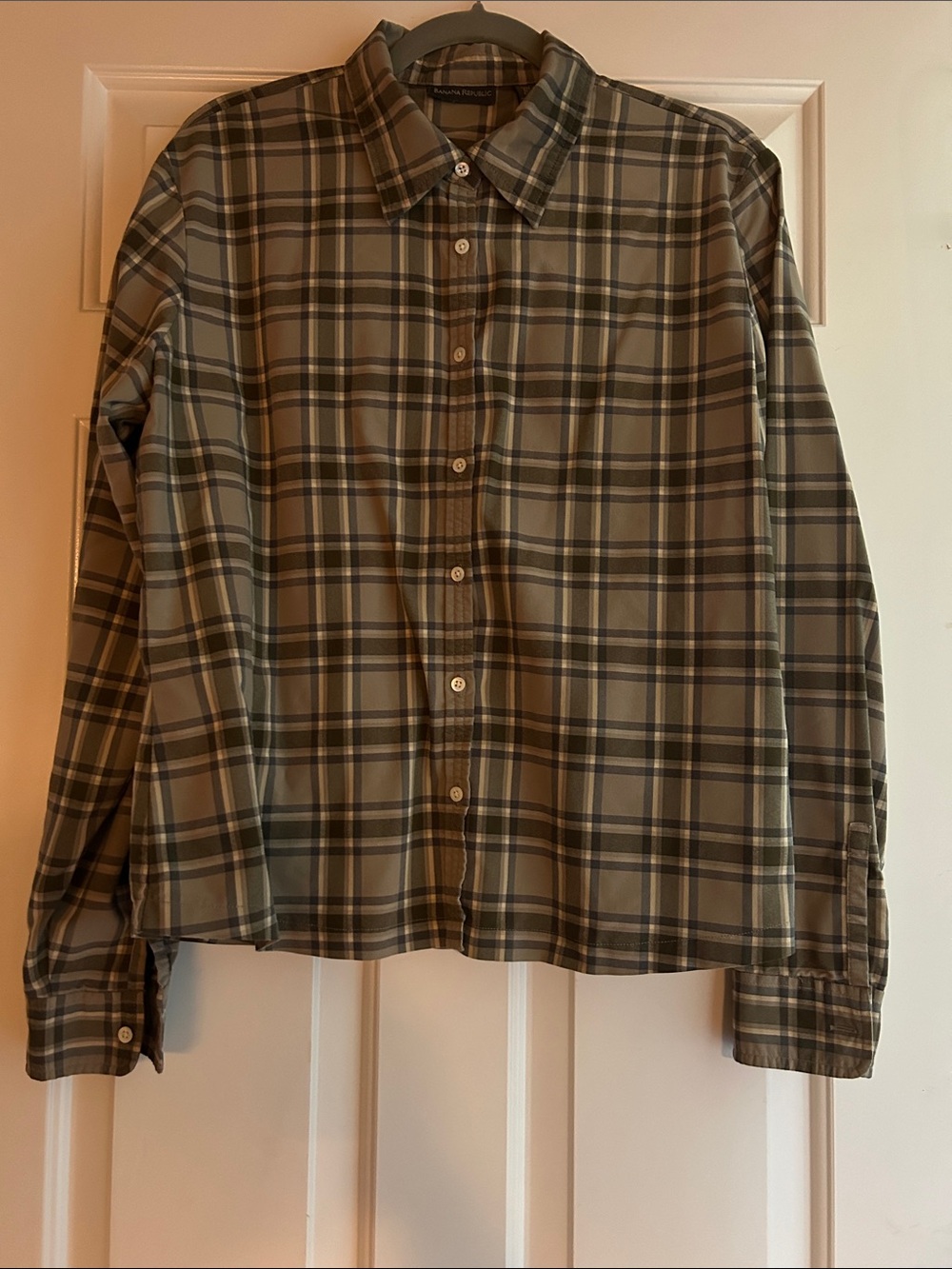 Banana Republic plaid long sleeved collared shirt - size L